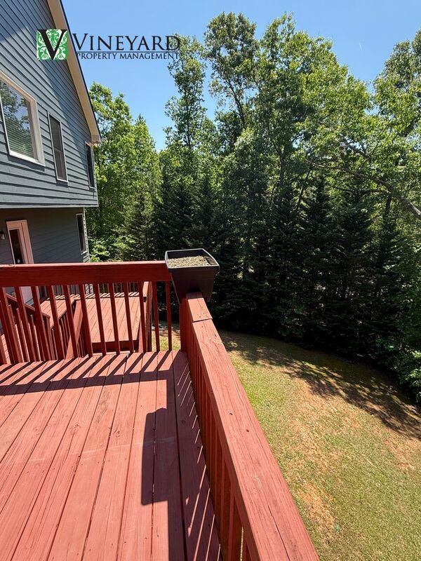 Building Photo - 102 Oak Ridge Trail