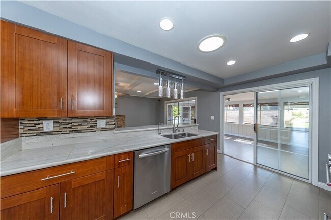 Building Photo - 4661 Woodhaven Dr