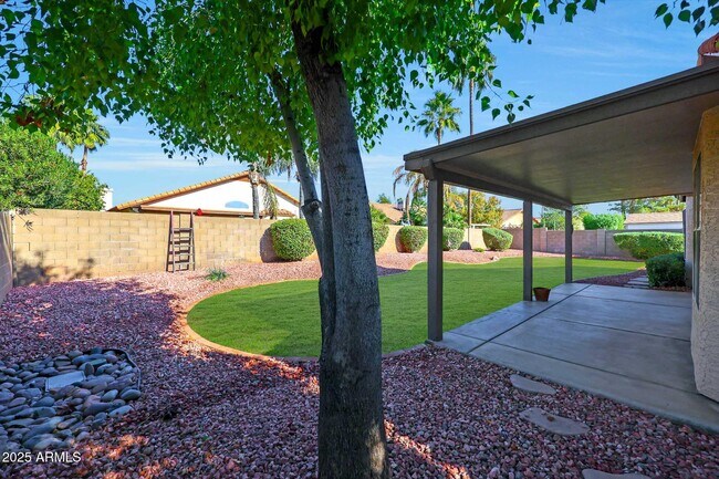 Building Photo - 5616 E Gelding Dr