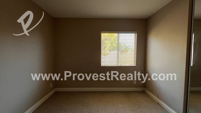 Building Photo - 4 Bed, 2.5 Bath Hesperia Home!!