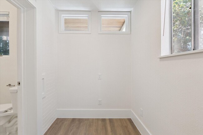 Building Photo - Fall 2026 Pre-Lease RENOVATED STUDIO Apartment | Close to Campus and Pearl St