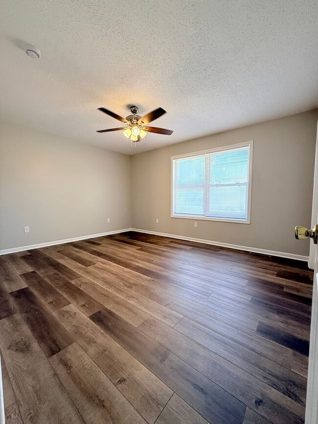 Building Photo - 1285-MF2-IO