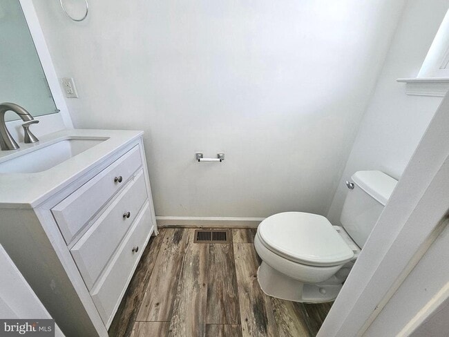 Building Photo - 73 Medal Way