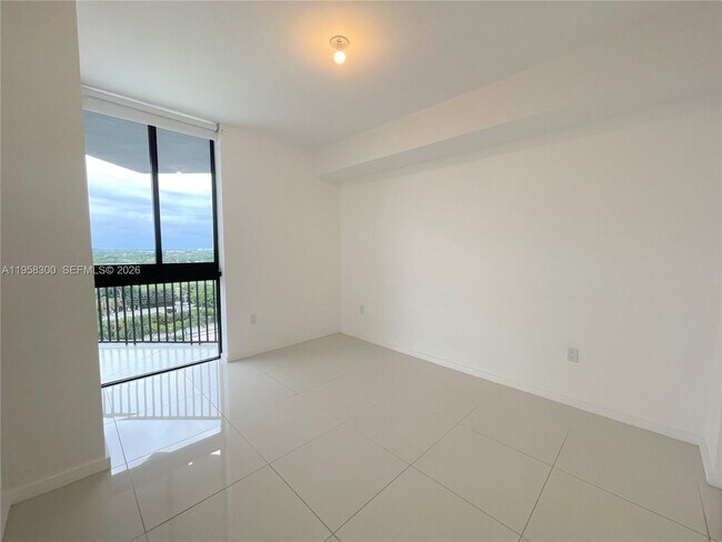 Building Photo - 5252 NW 85th Ave