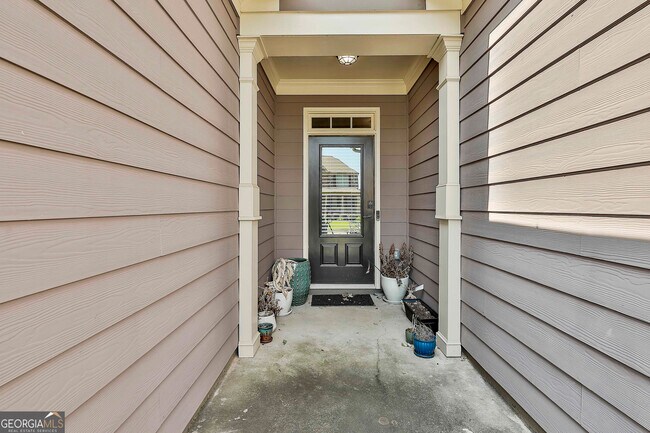 Building Photo - 205 Inverness Ave