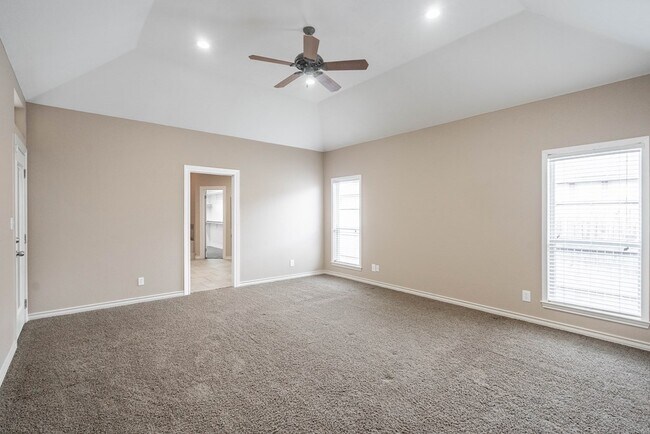 Building Photo - 3 Chambord Dr