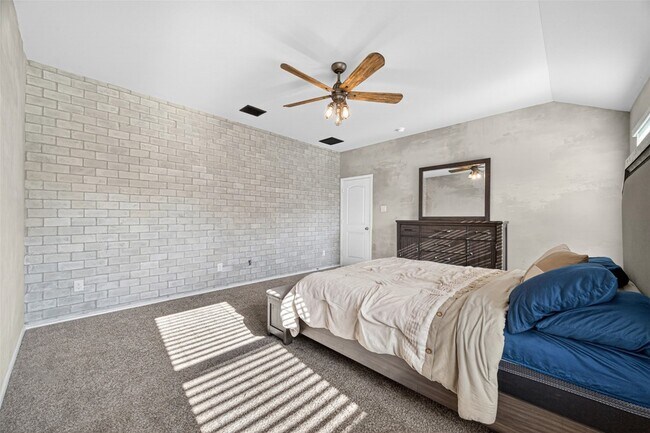 Building Photo - 40347 Blossom Vly Ln