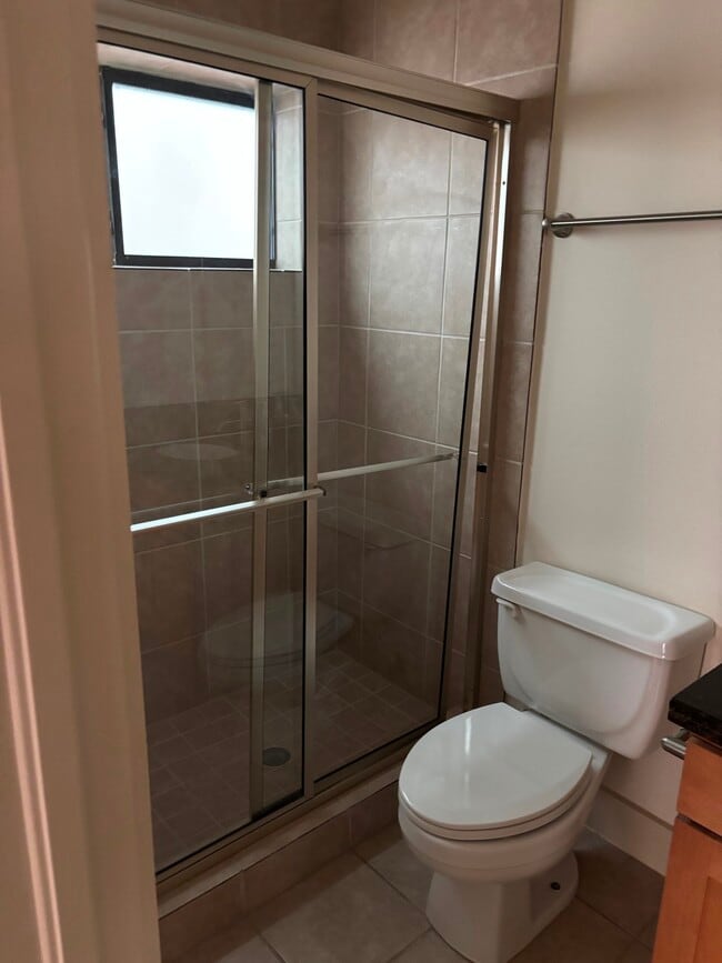 Building Photo - 1510 W 26th St