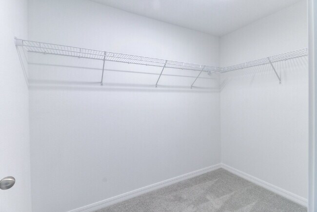Building Photo - Spacious Two-Story East Tampa Rental Near Parks, Downtown and Major Highways
