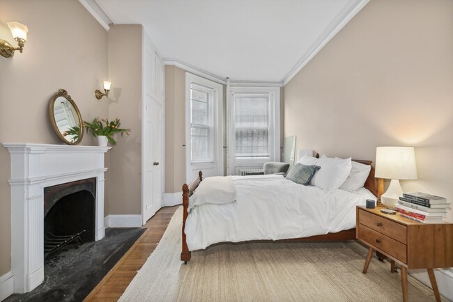 Building Photo - 247 Beacon St