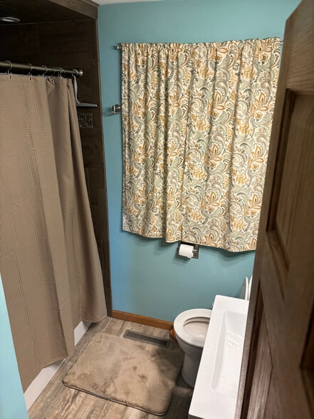 Building Photo - 5534 Wonder Woods Dr