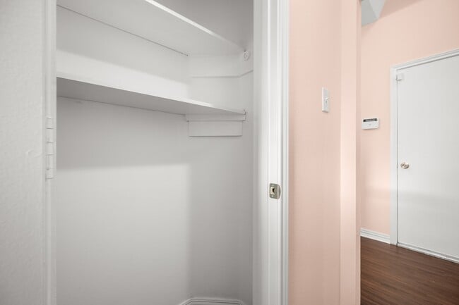 Building Photo - 1530 Hunter Green Ln