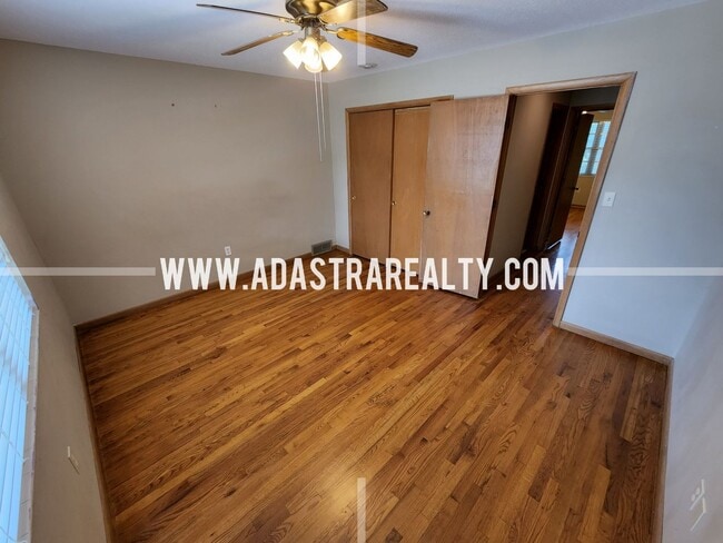 Building Photo - 212 Brookside Dr