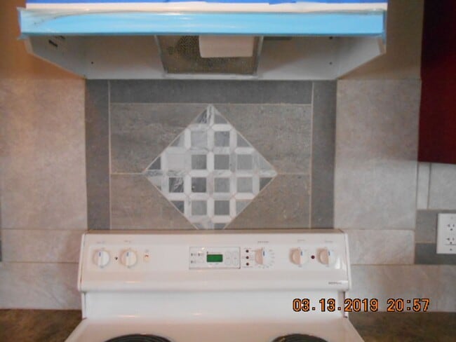 Building Photo - Cute 1bd 1ba, Pellet Stove, Fenced Front Yard