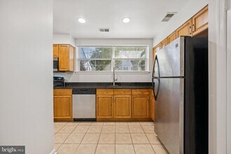 Building Photo - 14910 Cherrywood Dr