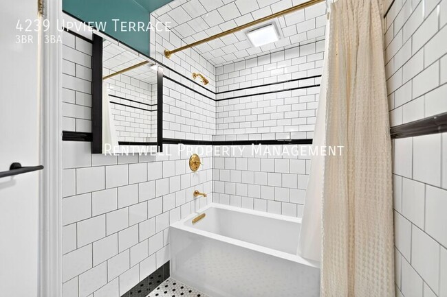 Building Photo - 4239 Upview Ter