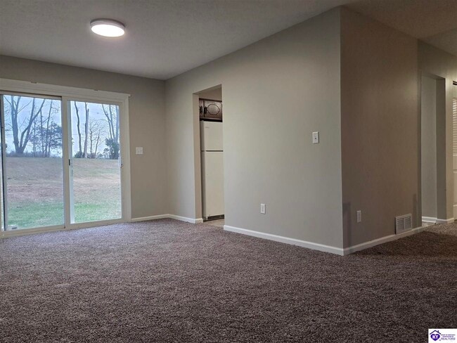 Building Photo - 526 Rose Creek Dr