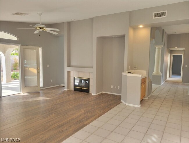 Building Photo - 2229 Fiero Dr