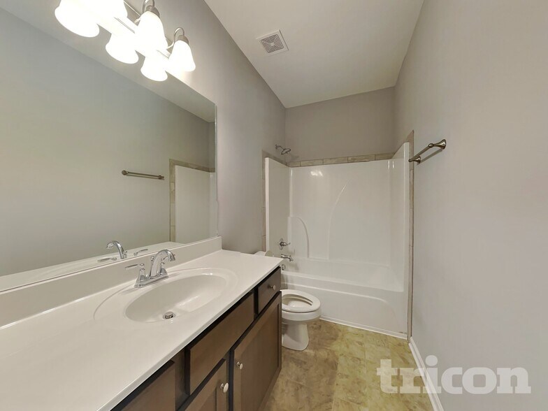 Building Photo - 831 Ellyson Dr