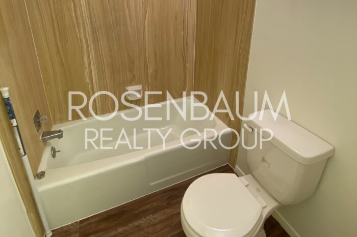 Building Photo - 2625 N Alvernon Way