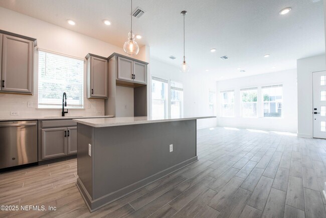 Building Photo - 7436 Calusa Ct