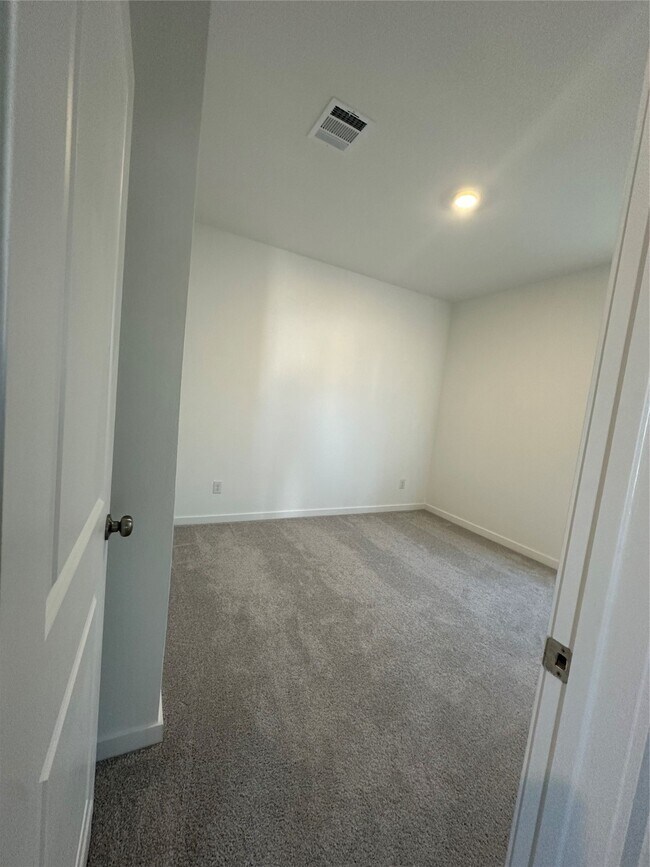 Building Photo - 16052 Tallis Dr