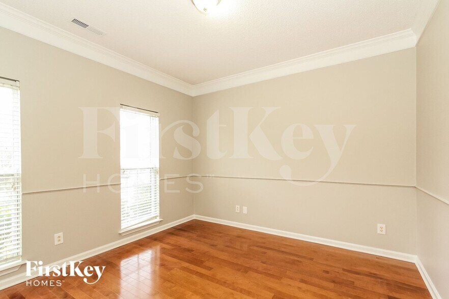 Building Photo - 11208 Ridge Oak Dr