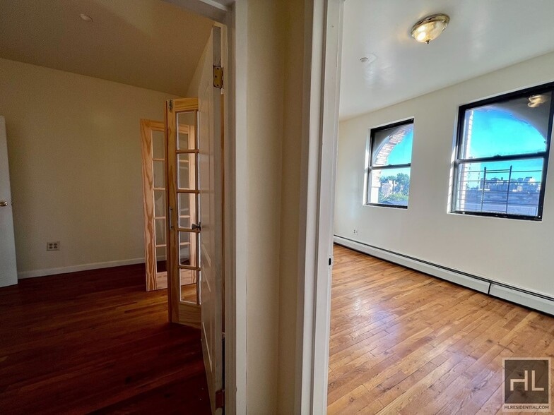 Primary Photo - 4BR 1BA Historic Mixed Use Loft w/ Massive...