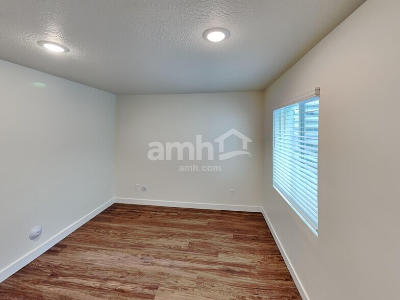 Building Photo - 8973 S John Annie Ln