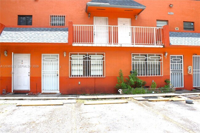 Building Photo - 2260 W 55th St