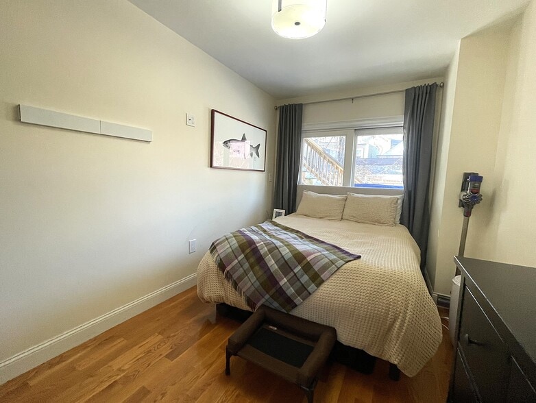 Building Photo - 62 Horace St