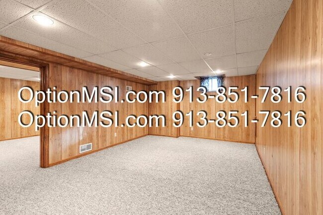 Building Photo - Welcome home to this charming two-story in South Woods subdivision