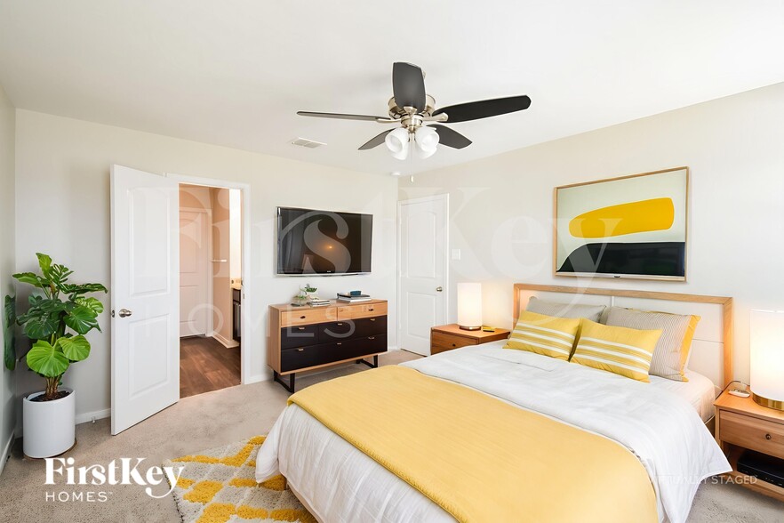 Building Photo - 12326 Kirshner Way