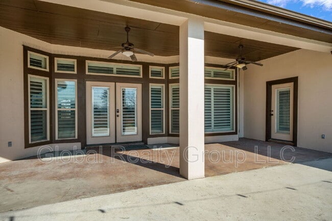 Building Photo - 7033 Robin Hood Way