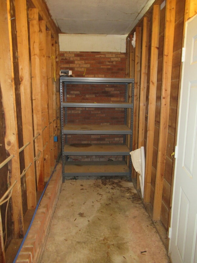 Building Photo - Charming 3-Bedroom Brick Home for Rent on the West Side of Lincolnton!