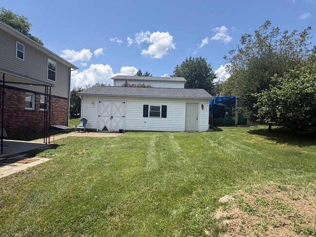 Building Photo - 721 Wayland Dr