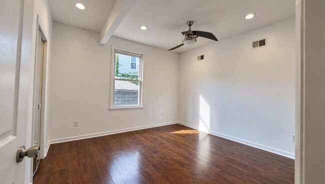 Building Photo - 275 Avenue A