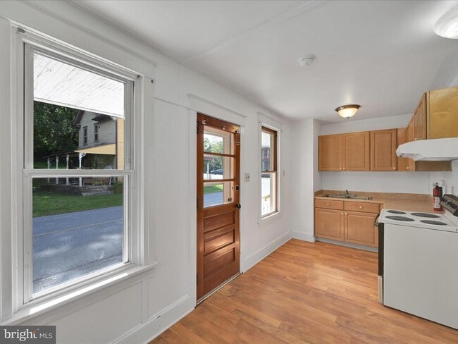 Building Photo - 836 -838 Suedberg Rd