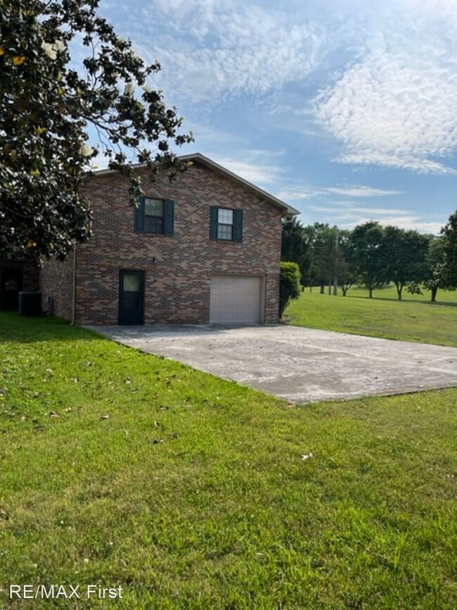 Building Photo - 3 br, 2.5 bath House - 3547 Peppermint Hil...