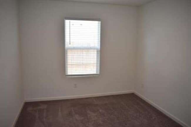 Building Photo - 686 Keenan Ct
