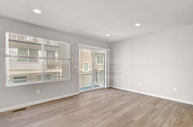 Building Photo - 5732 Thurless Ln