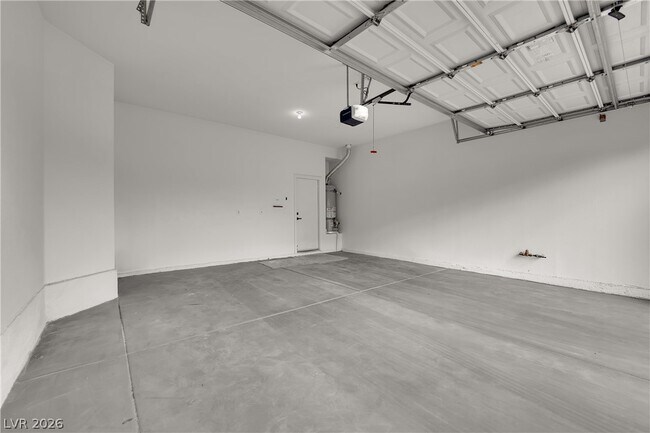 Building Photo - 1529 Tillman Falls Ave