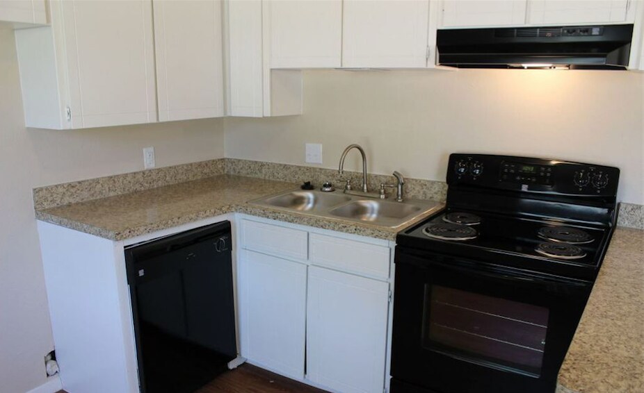 Kitchen sink and dishwasher - 7608 Abbott Drive