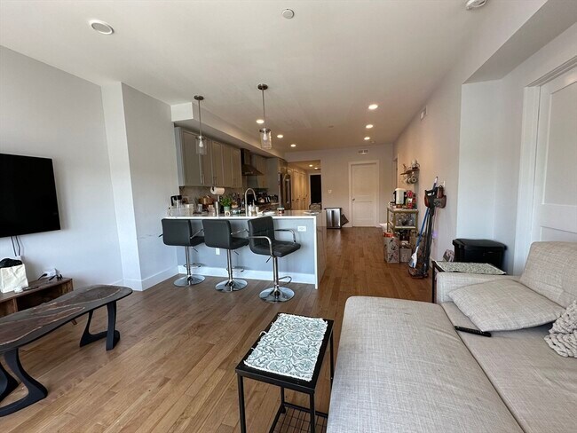 Building Photo - 50 Hichborn St