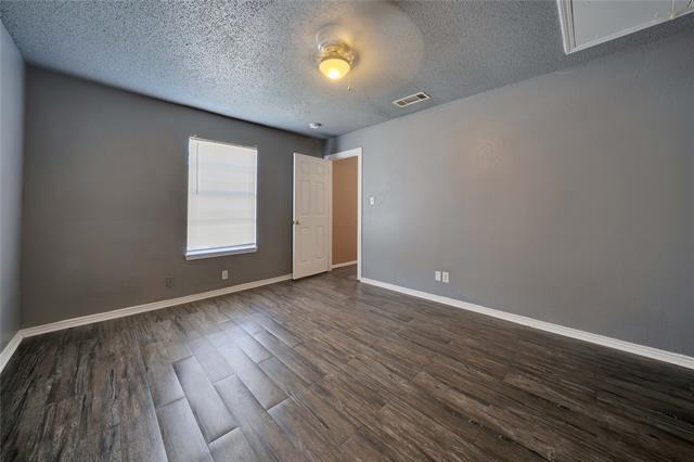 Building Photo - 201 S Las Vegas Trail