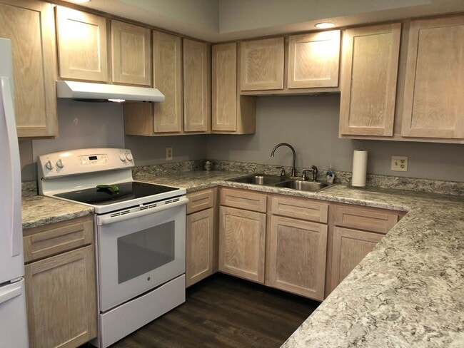Building Photo - 3 Bedroom 2.5 Bath Home in the country!