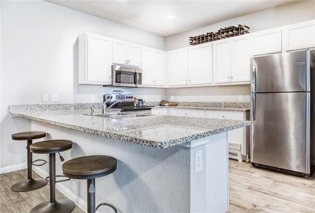 Building Photo - 212 Freedom Park Ave