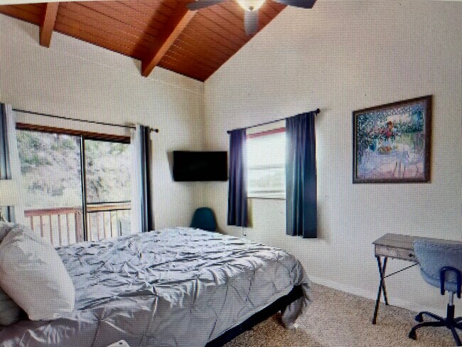 Building Photo - 6410 Lincoln Rd