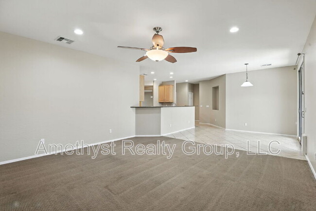 Building Photo - 2313 W Bonanza Ln