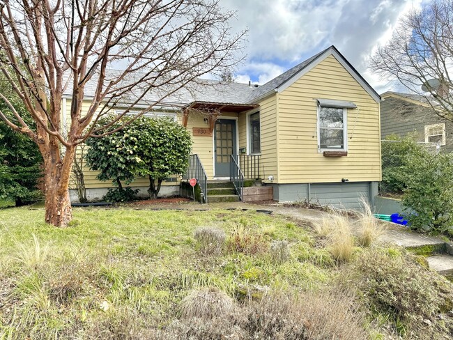 Primary Photo - Montavilla Bungalow with Hardwoods, Fenced...